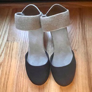 Charleston Shoe Co. - OBX Shoe in Black Linen + Tan Strap